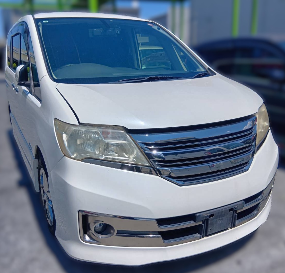 日産 セレナ