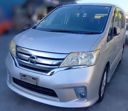 日産 セレナ